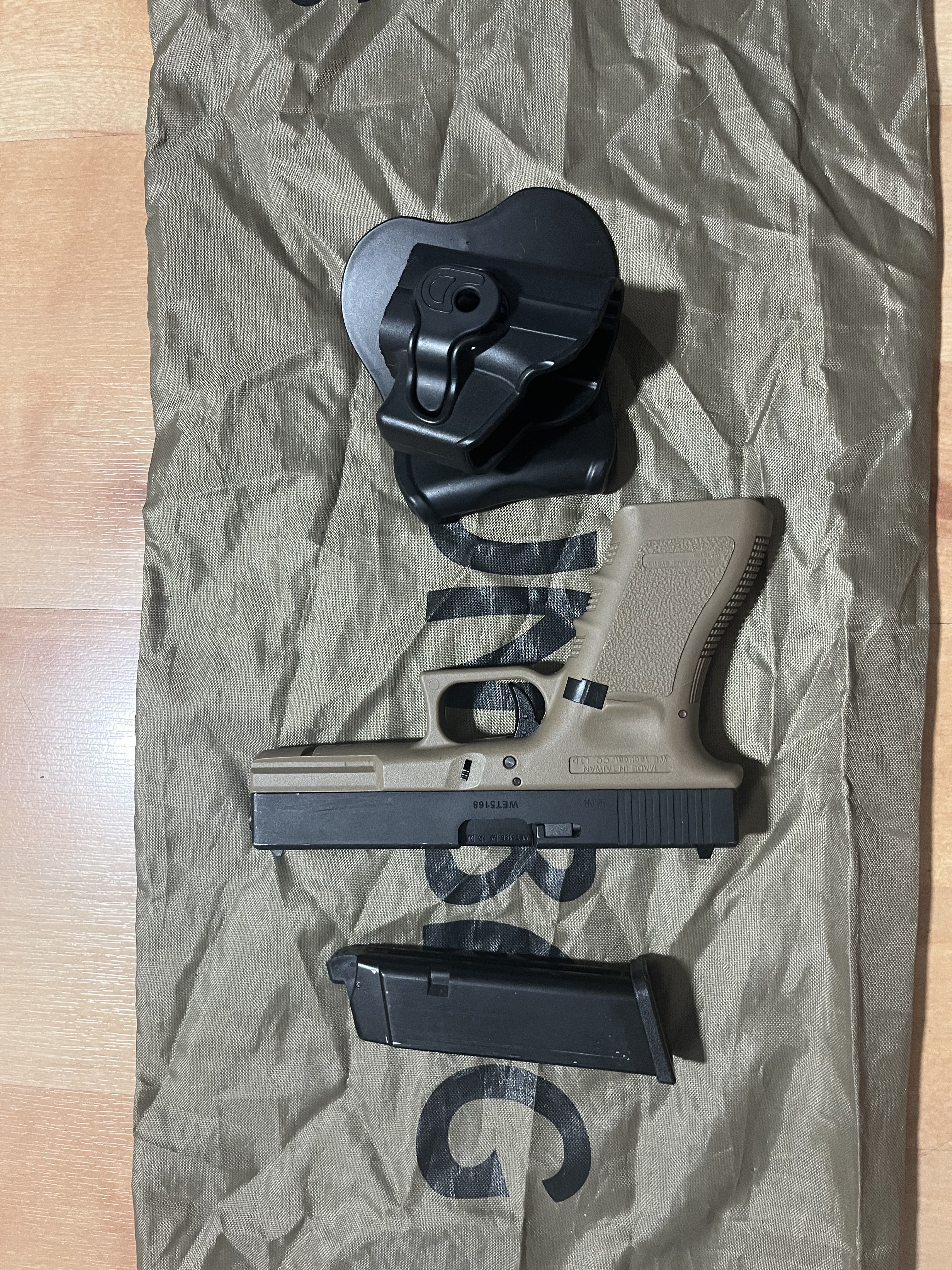 WE Glock 19 CO2 (GBB) FDE + kabura kydex + magazynek | replika ASG