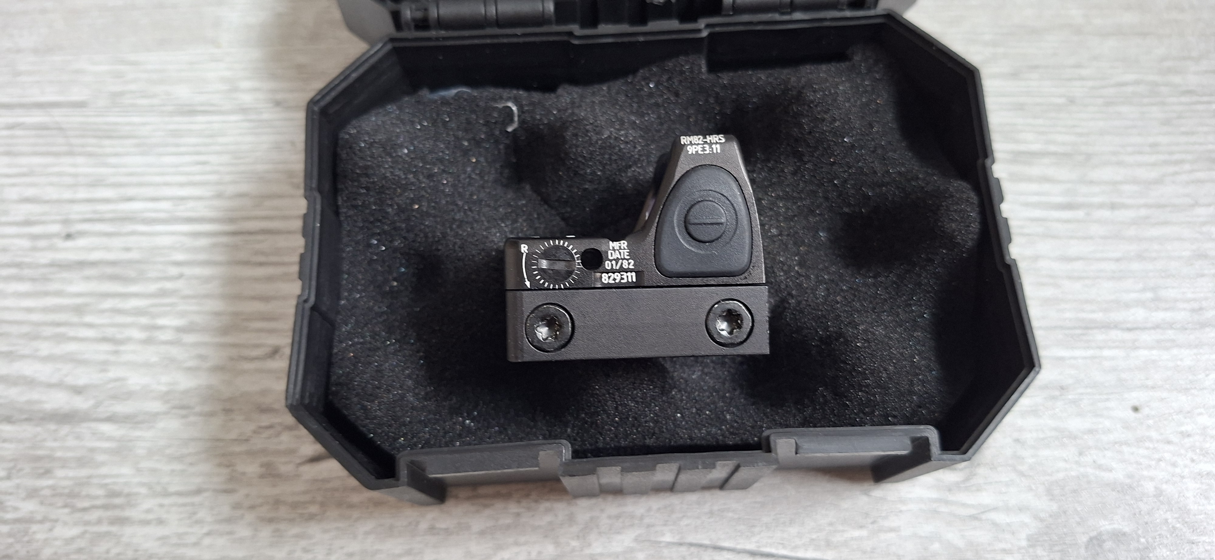 Kolimator RMR Holy Warrior + płytka Glock