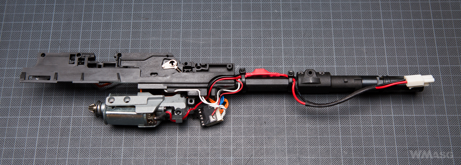 HK MP7A1 AEG - Umarex/VFC - wnętrze