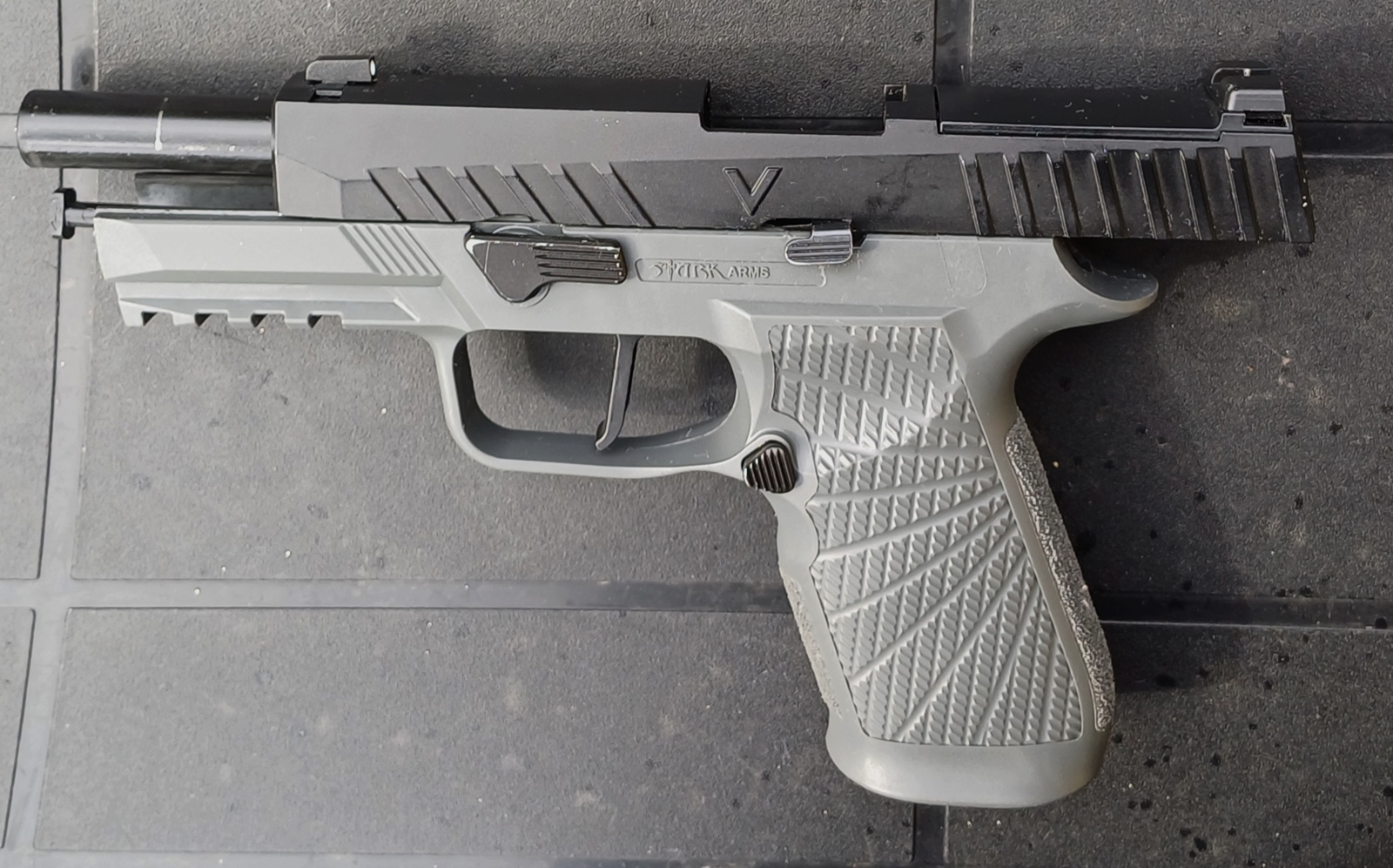SA320 - STARK ARMS (VFC)