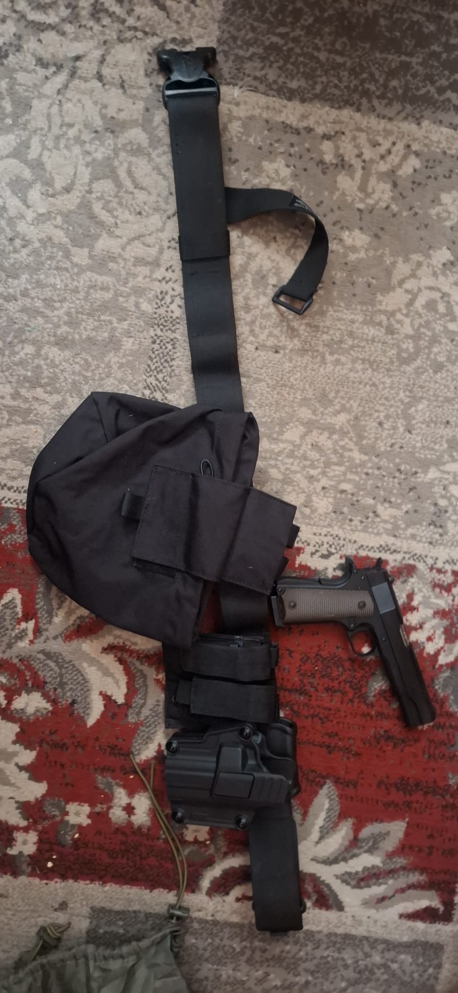 Army Arment Colt M1911+ wyposażenie