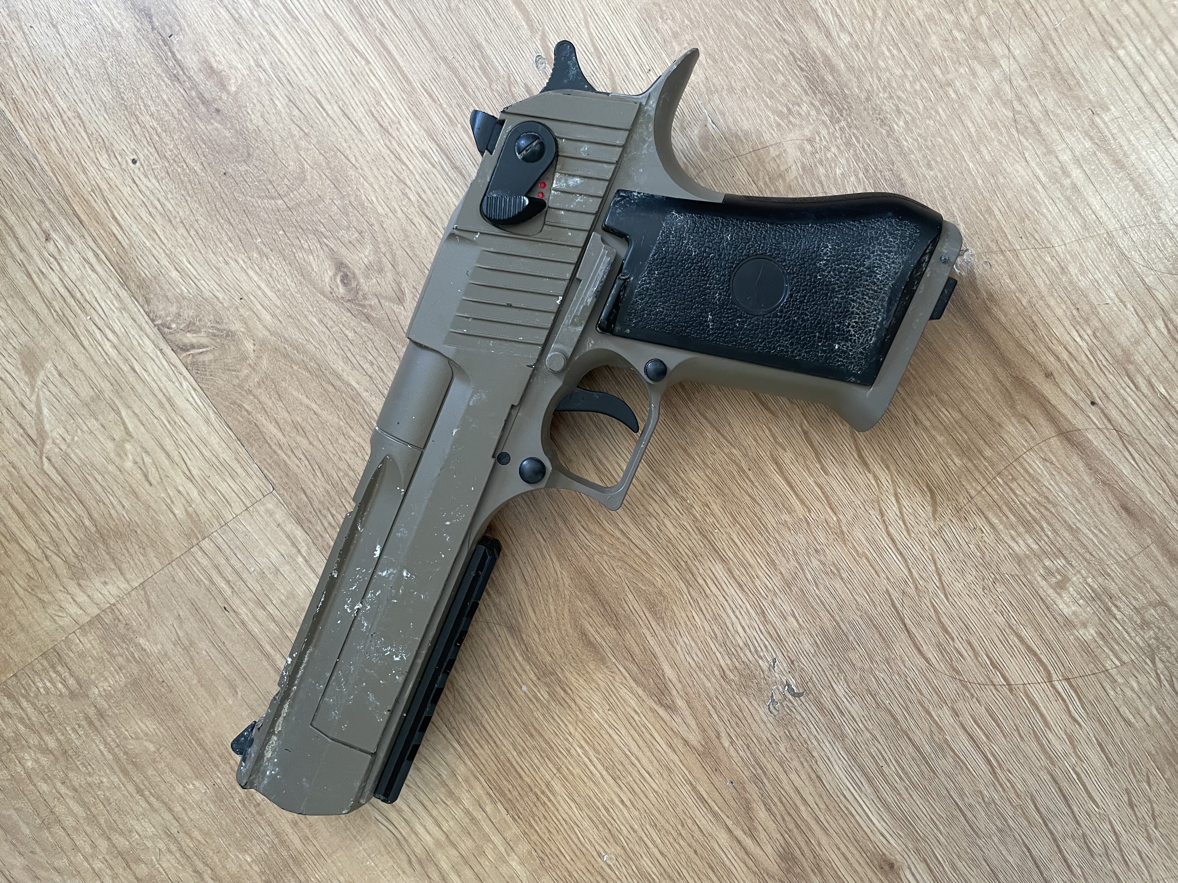 Replika AEP Desert Eagle (Cyma CM.121 / chinczyk) - Tan / DE - Korpus w stanie nieznanym