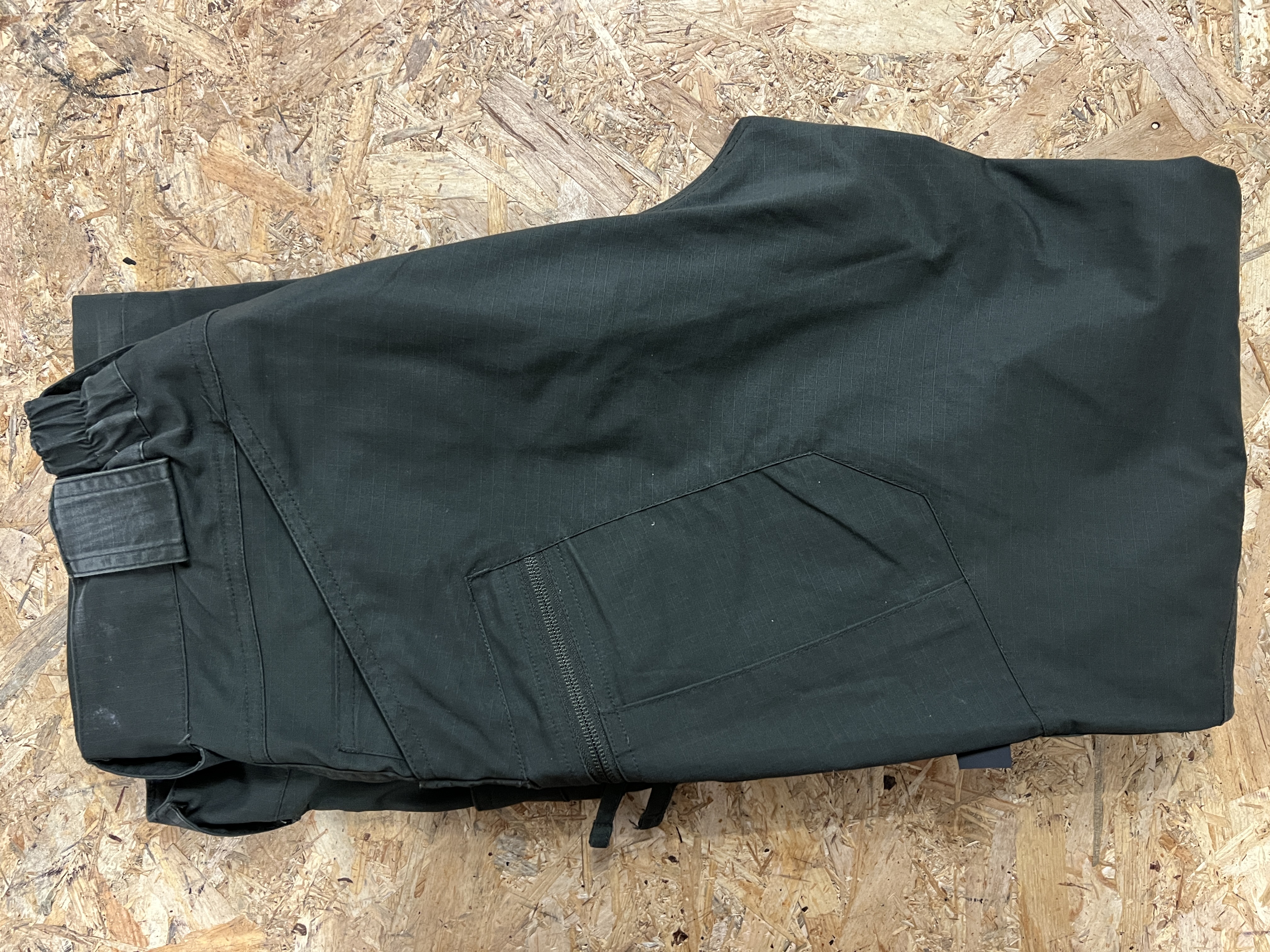 Spodnie Helikon UTP, taiga green, rozm. 32/32 (M)