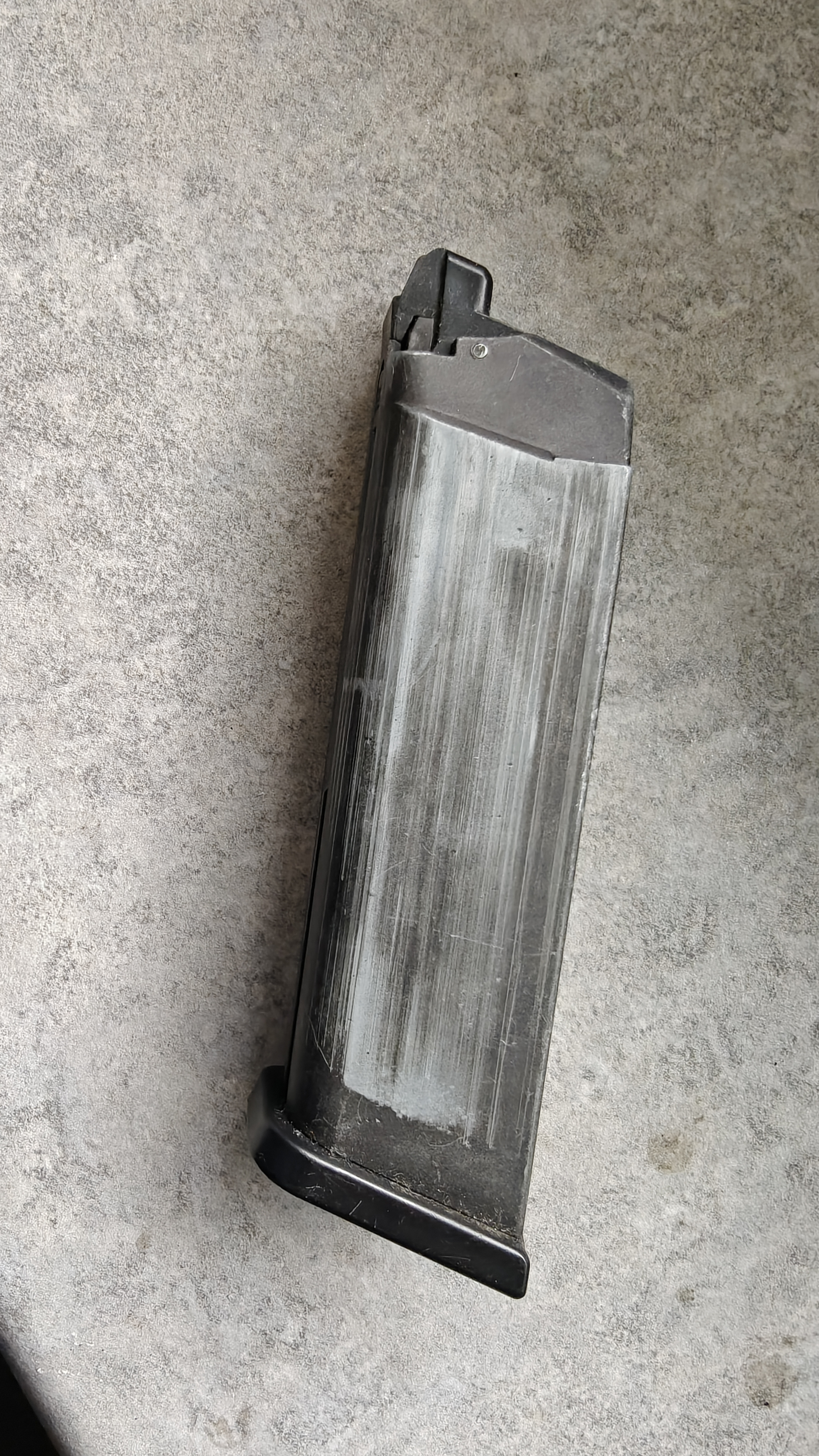 [S] Magazynek GBB TM G17