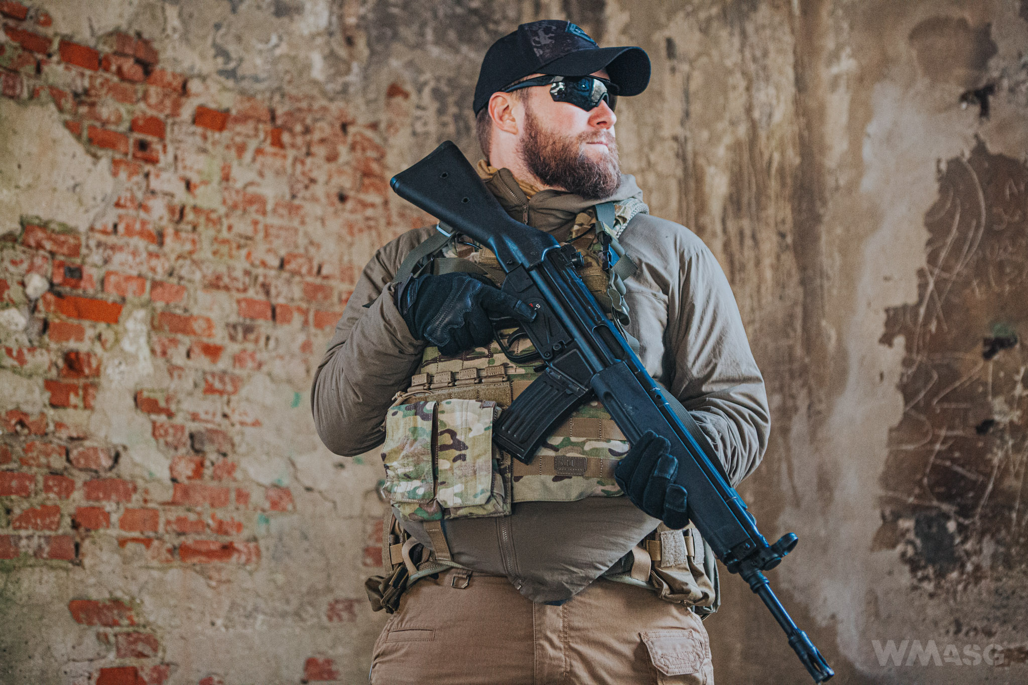 LCT LK-33A2 (HK G33) w polu