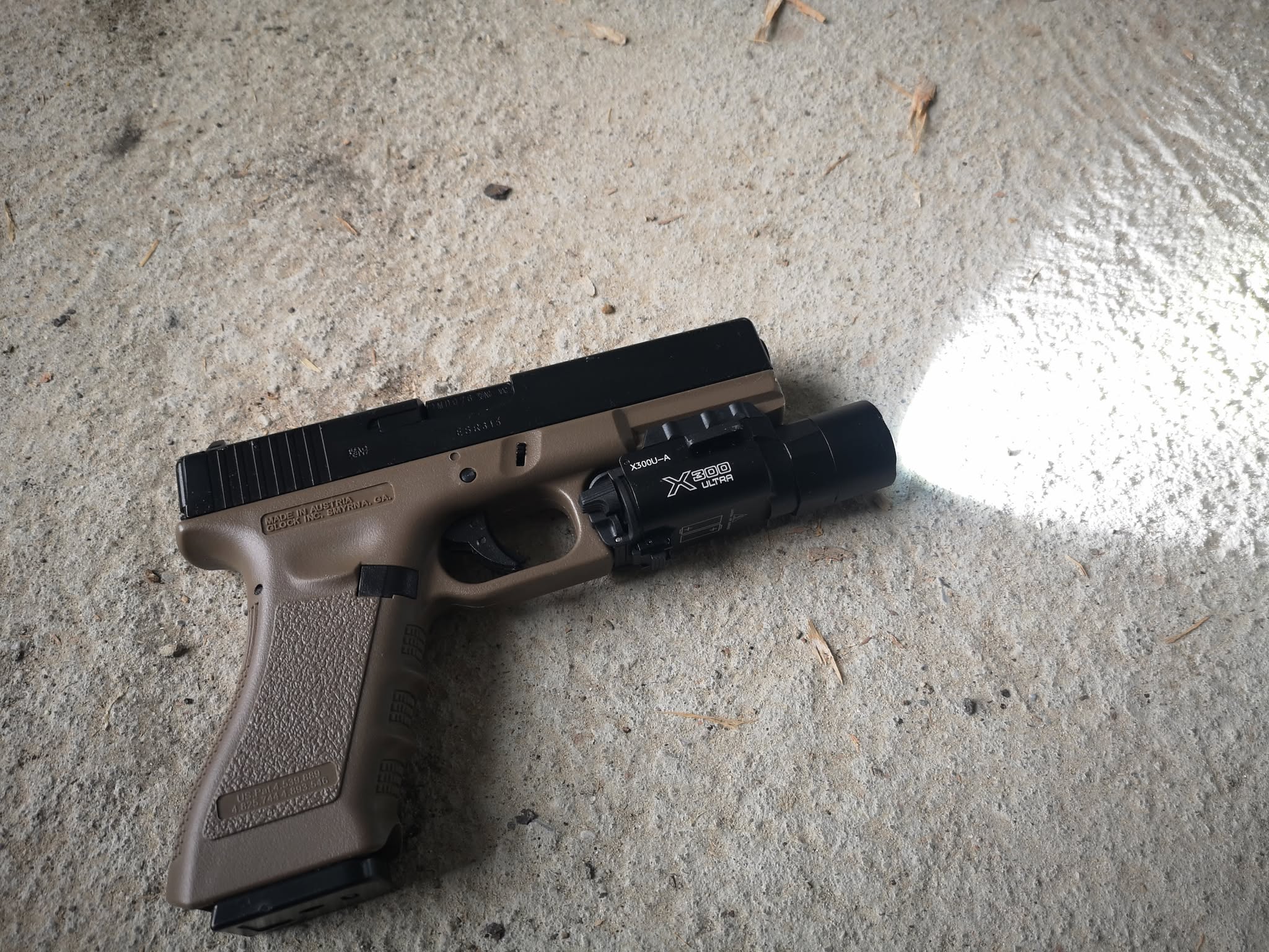 Latarka SureFire X300U jak nowa