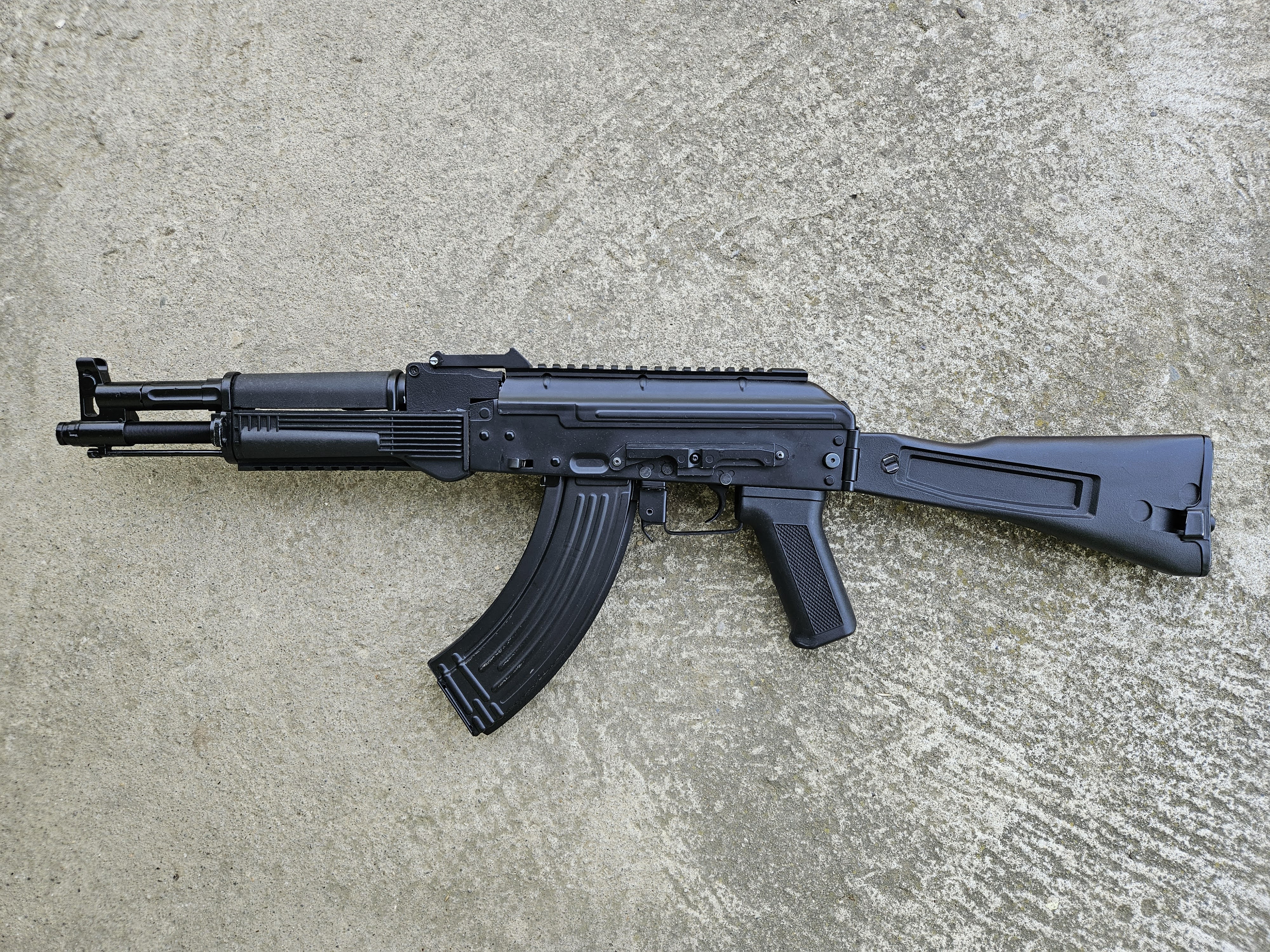 Pokrywa zamka dekiel z szyną 22mm do AK CYMA