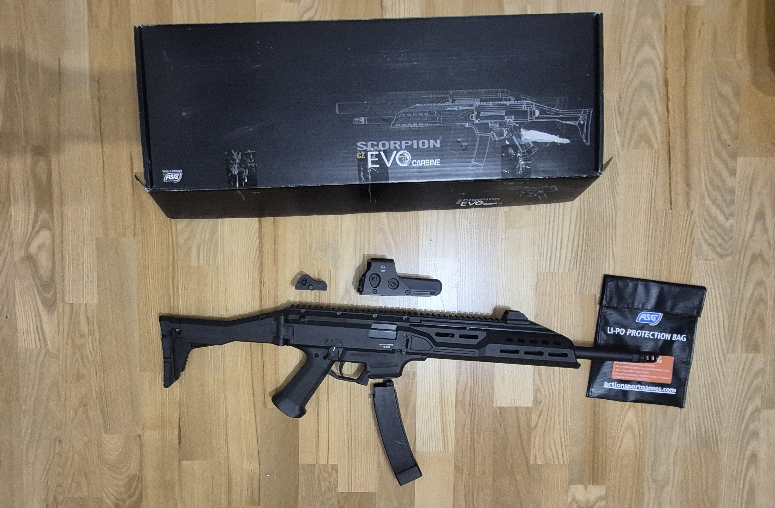 Karabinek CZ scorpion evo 3a1 AEG w zestawie z celownikiem theta optics