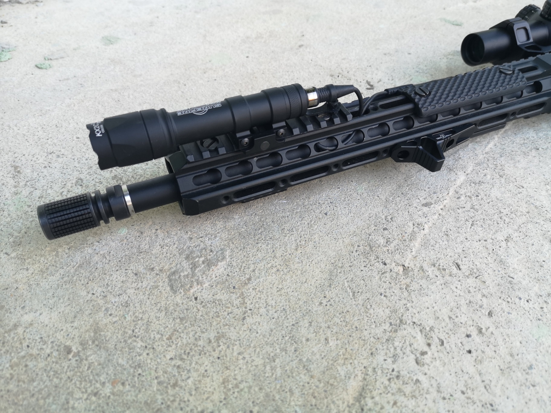 Latarka kopia SureFire M600 stan BDB