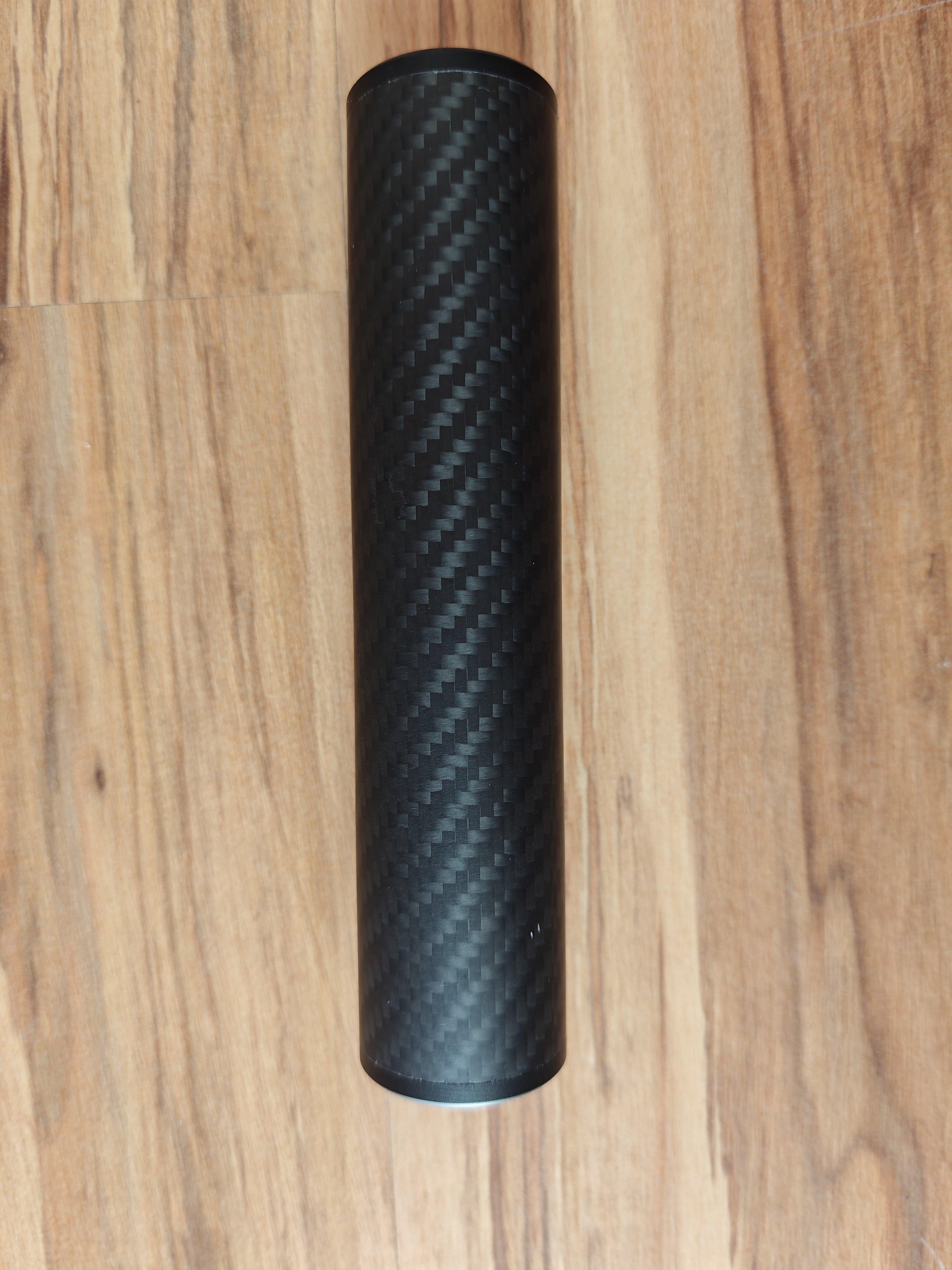 Tłumik dźwięku carbon