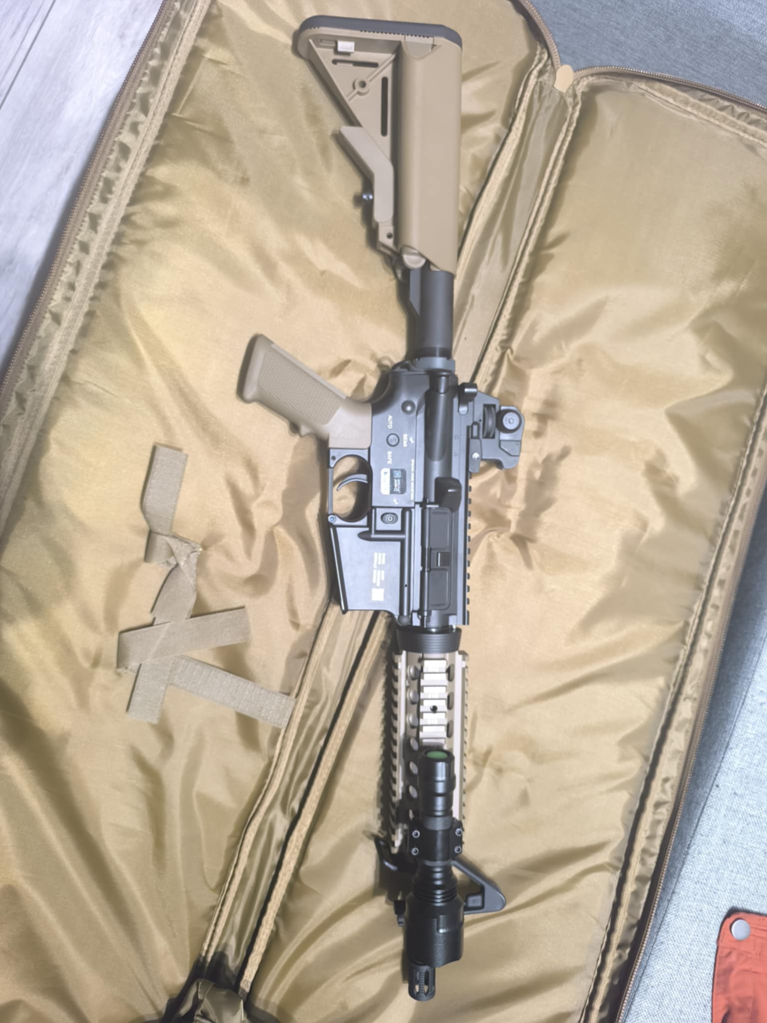 zestaw z Replika karabinka SA-B02 ONE™ - Half-Tan