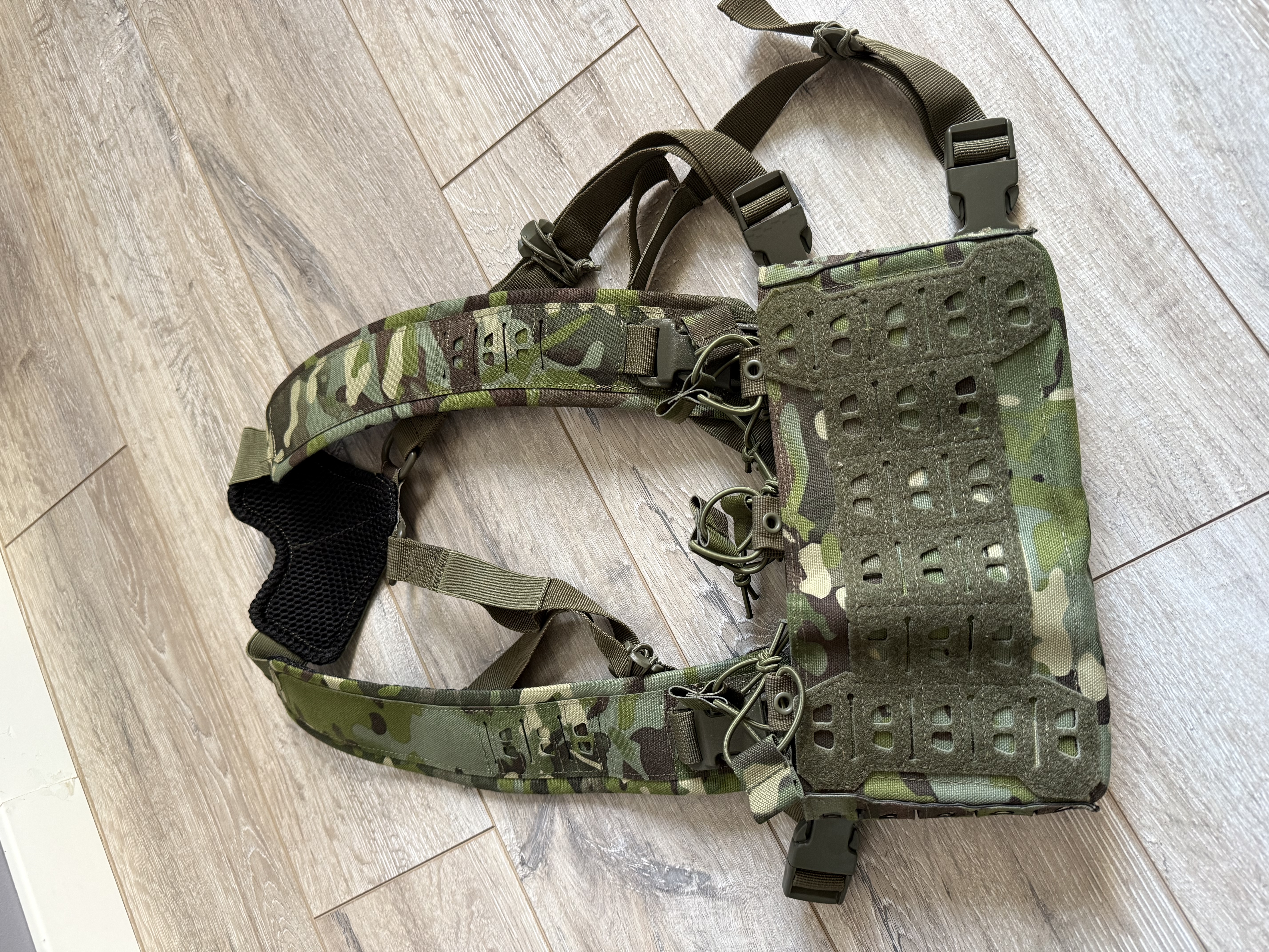 Novirtsch - Modular Chest Rig 1.0 ACP Tropic, wkłady na 6x M4