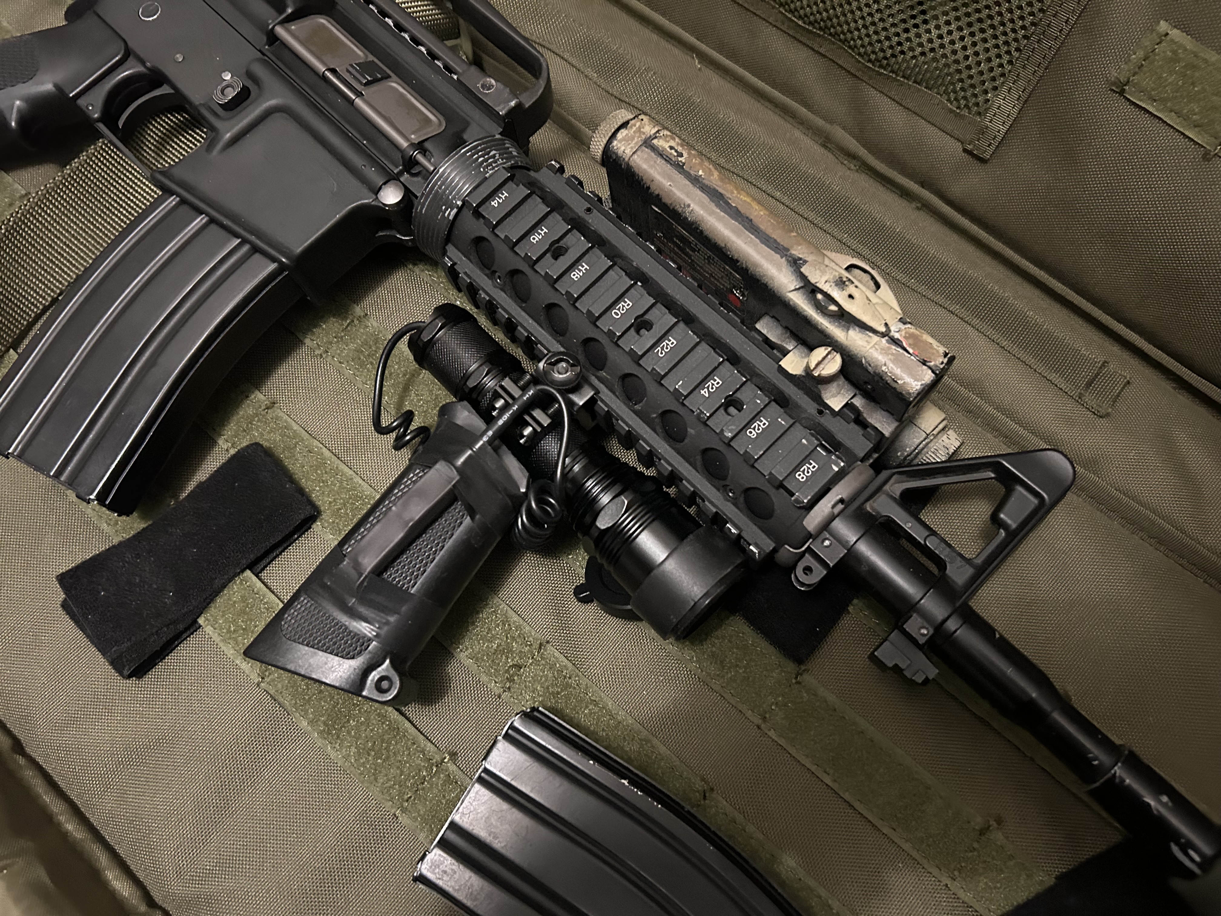 Karabin m4a1 GBBR WE RATECH stalowy zespół spustowy gas blowback latarka magazynki