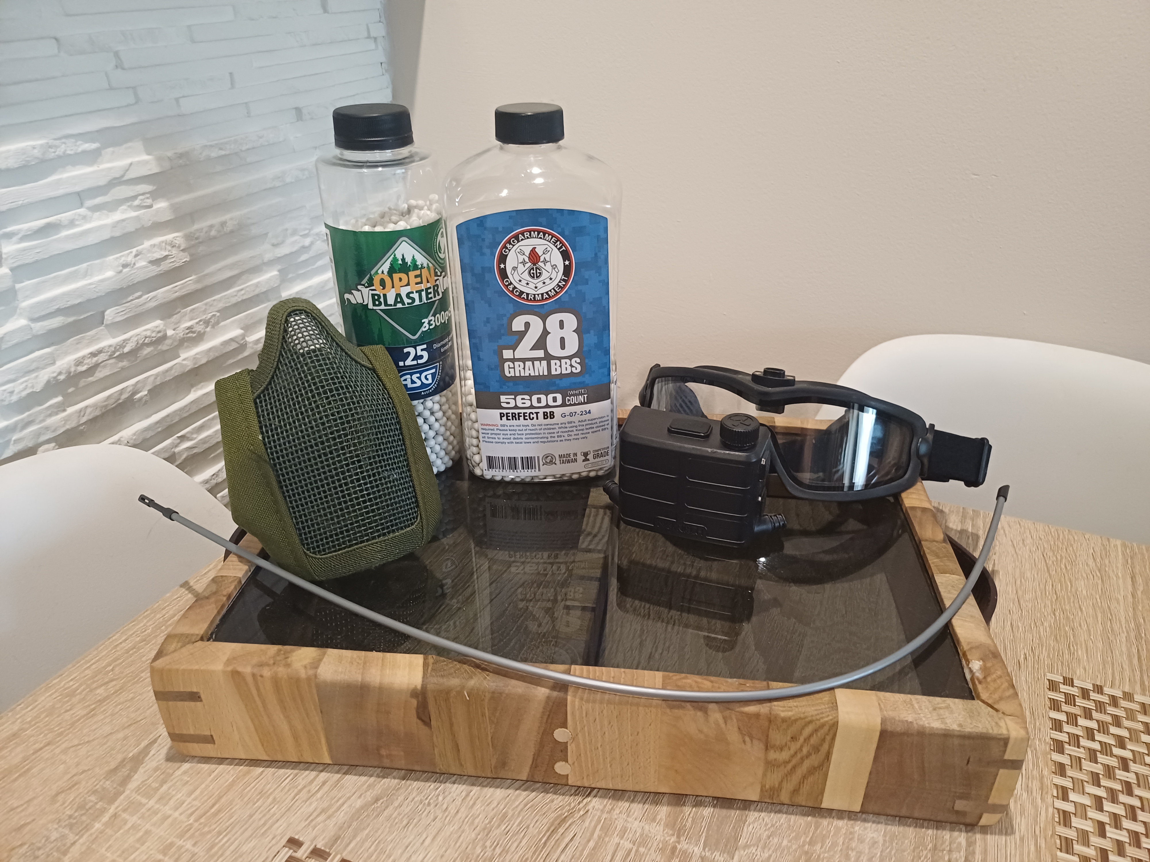 Zestaw ASG – repliki + oporządzenie (Specna Arms / Novritsch / Tasmanian Tiger)