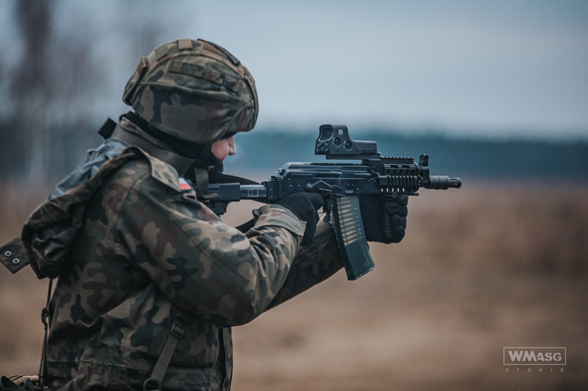 Żołnierze 6bdow na poligonie w Orzyszu (12.2020)