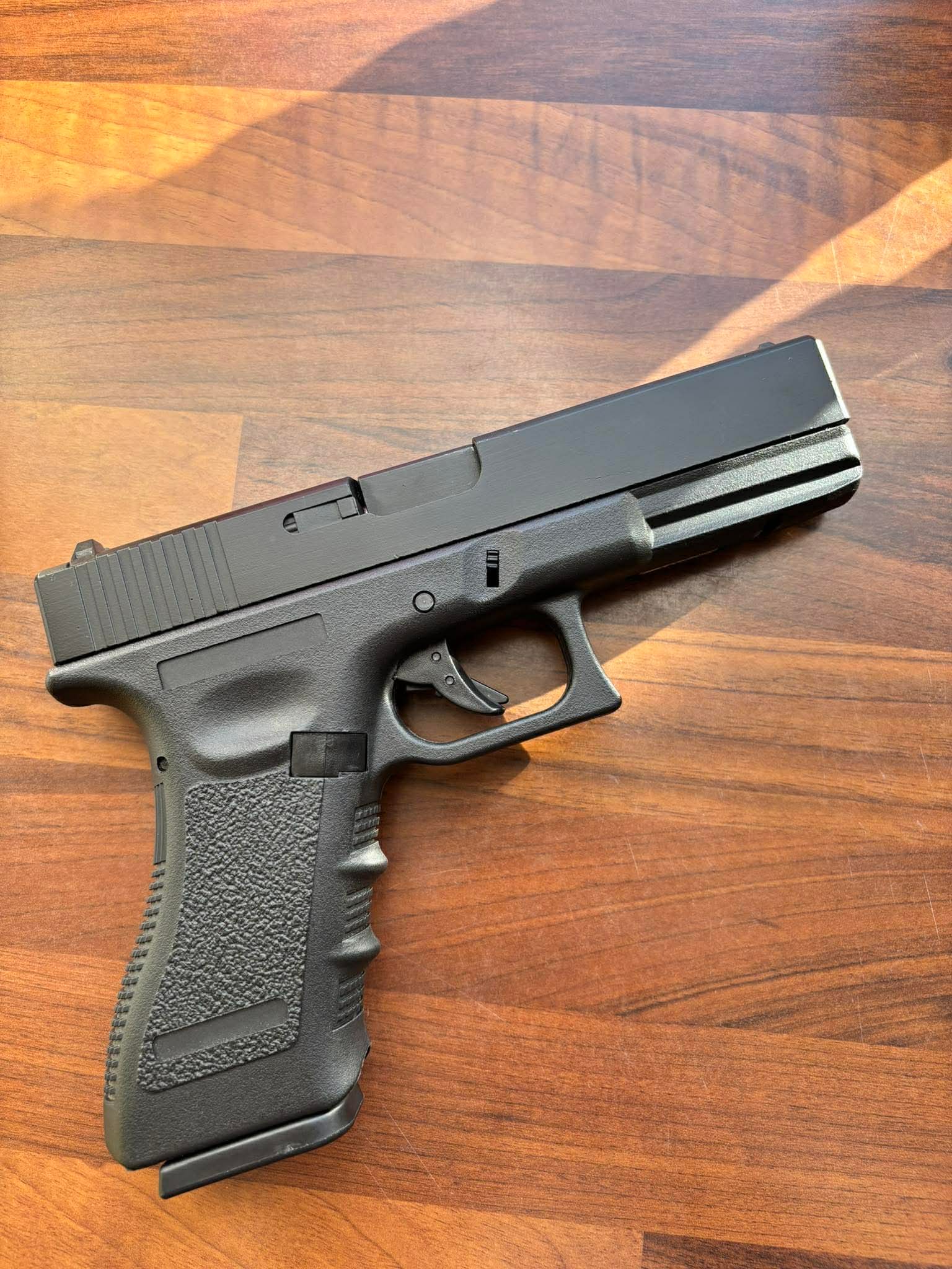 Replika ASG pistoletu glock E&C