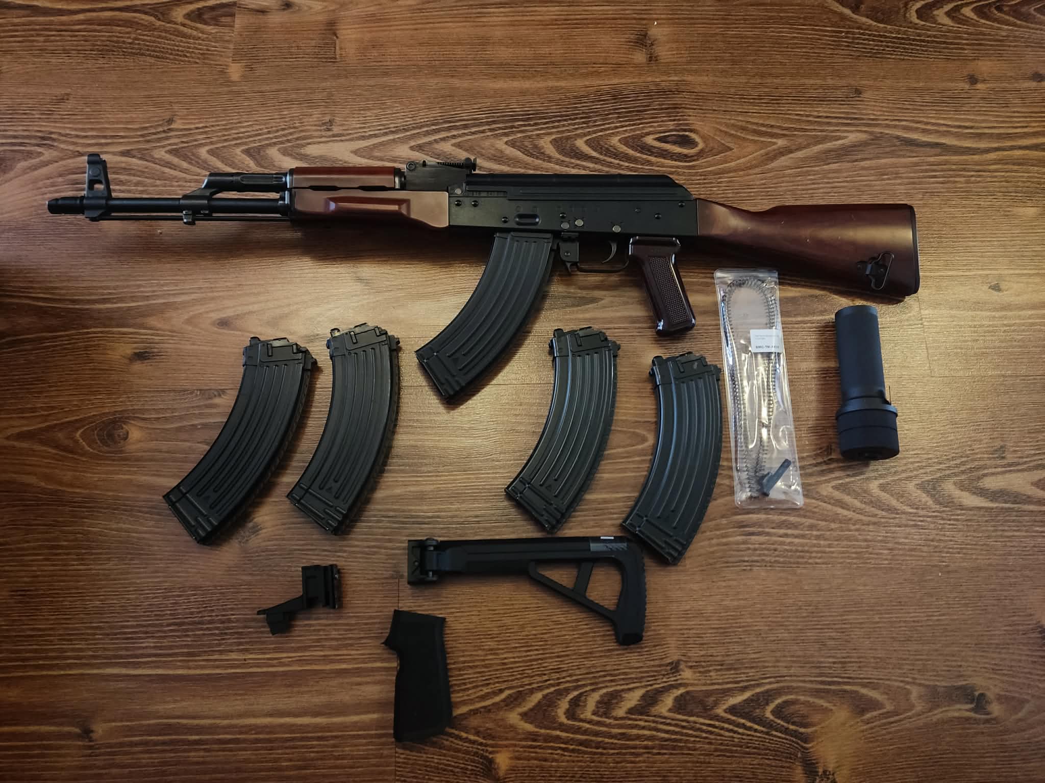 Tokyo Marui AKM GBBR + 4 Magazynki + Dodatki