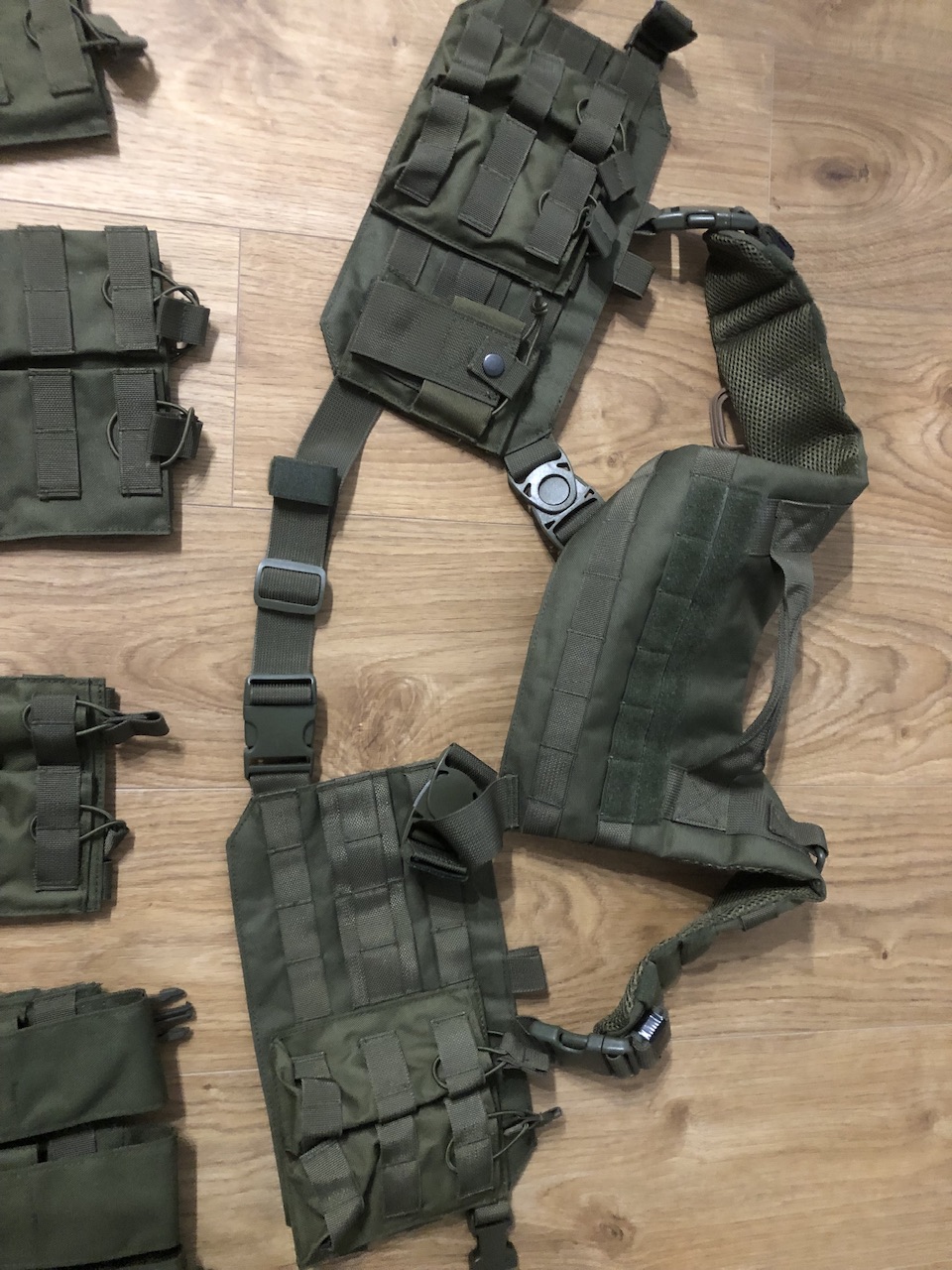 CHEST HARNESS ROZPINANY Z PRZODU - OLIVE [8FIELDS]