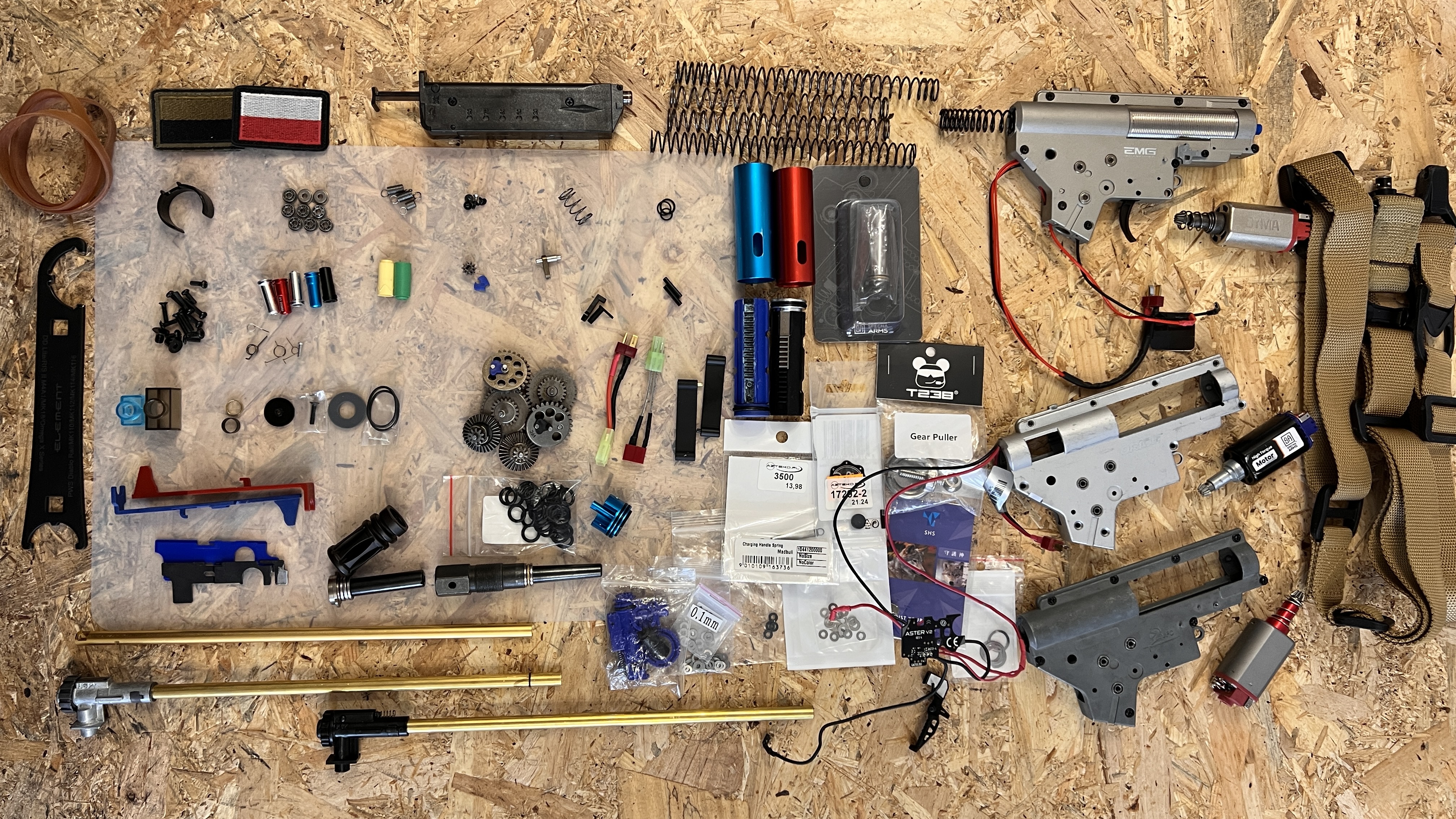 [Licytacja BCM] Zestaw części i akcesoriów / VFC, Retro, Maxx, Specna, Cyma, Magpul i inne
