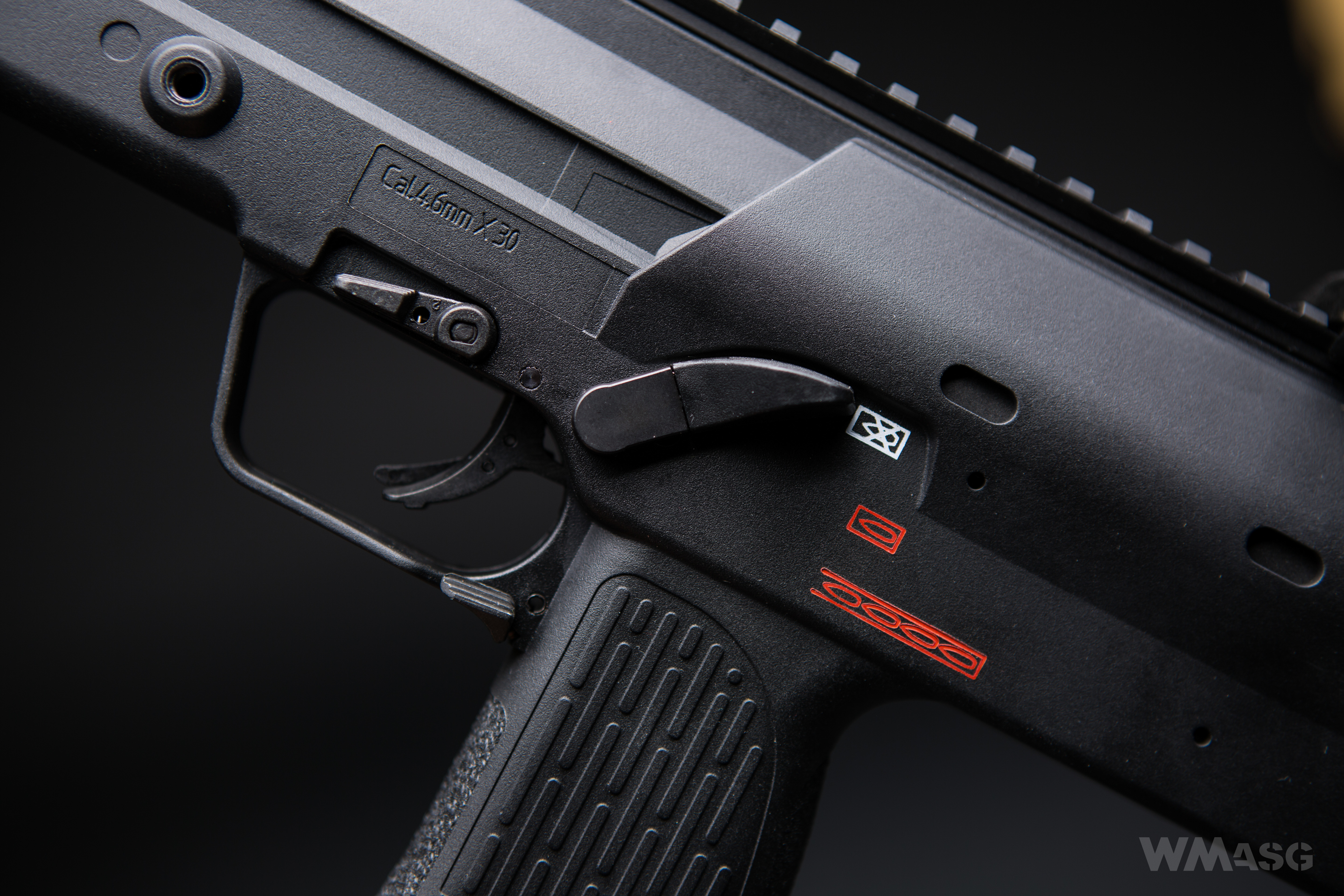 HK MP7A1 AEG - Umarex/VFC - z zewnątrz