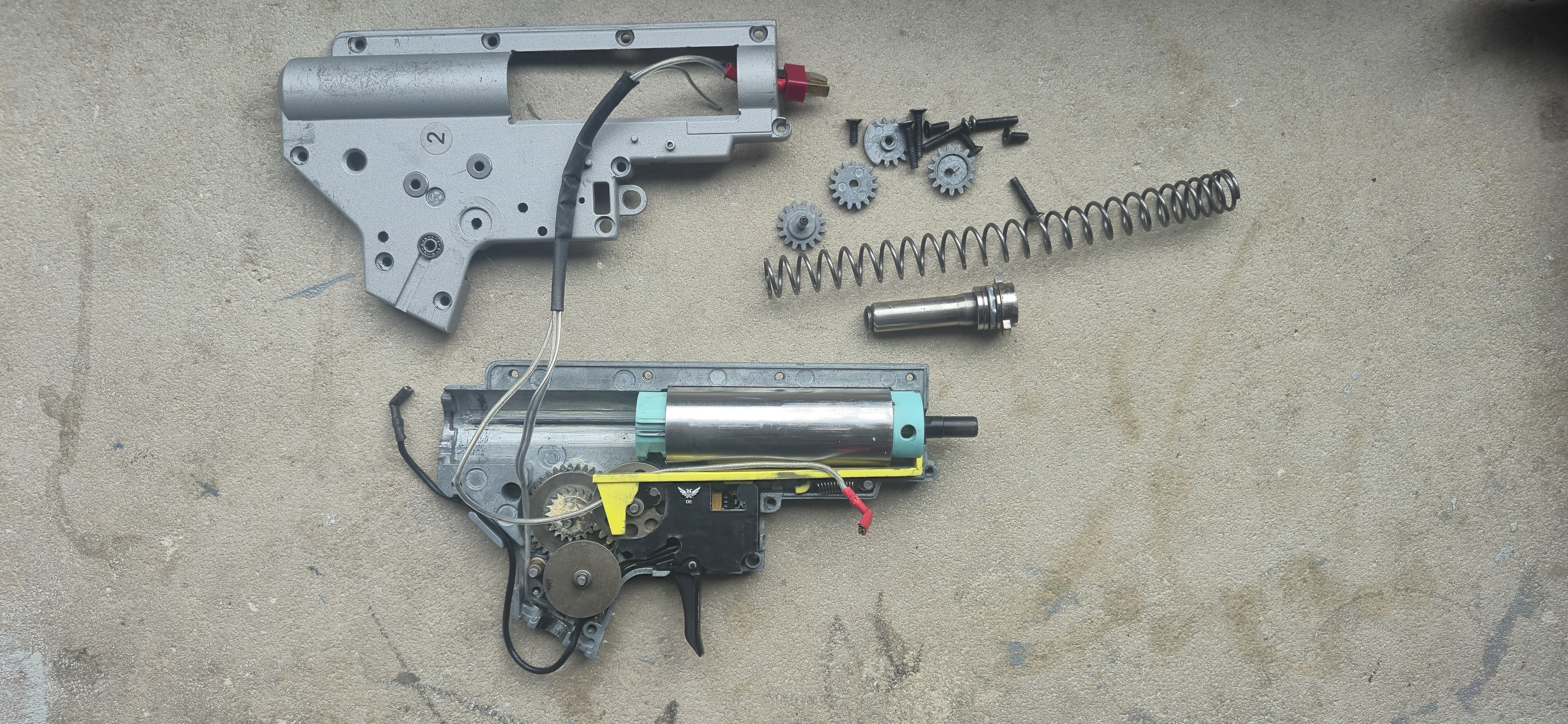 Gearbox od DE M904G (uszkodzony/do naprawy) (zębatki Guarder)
