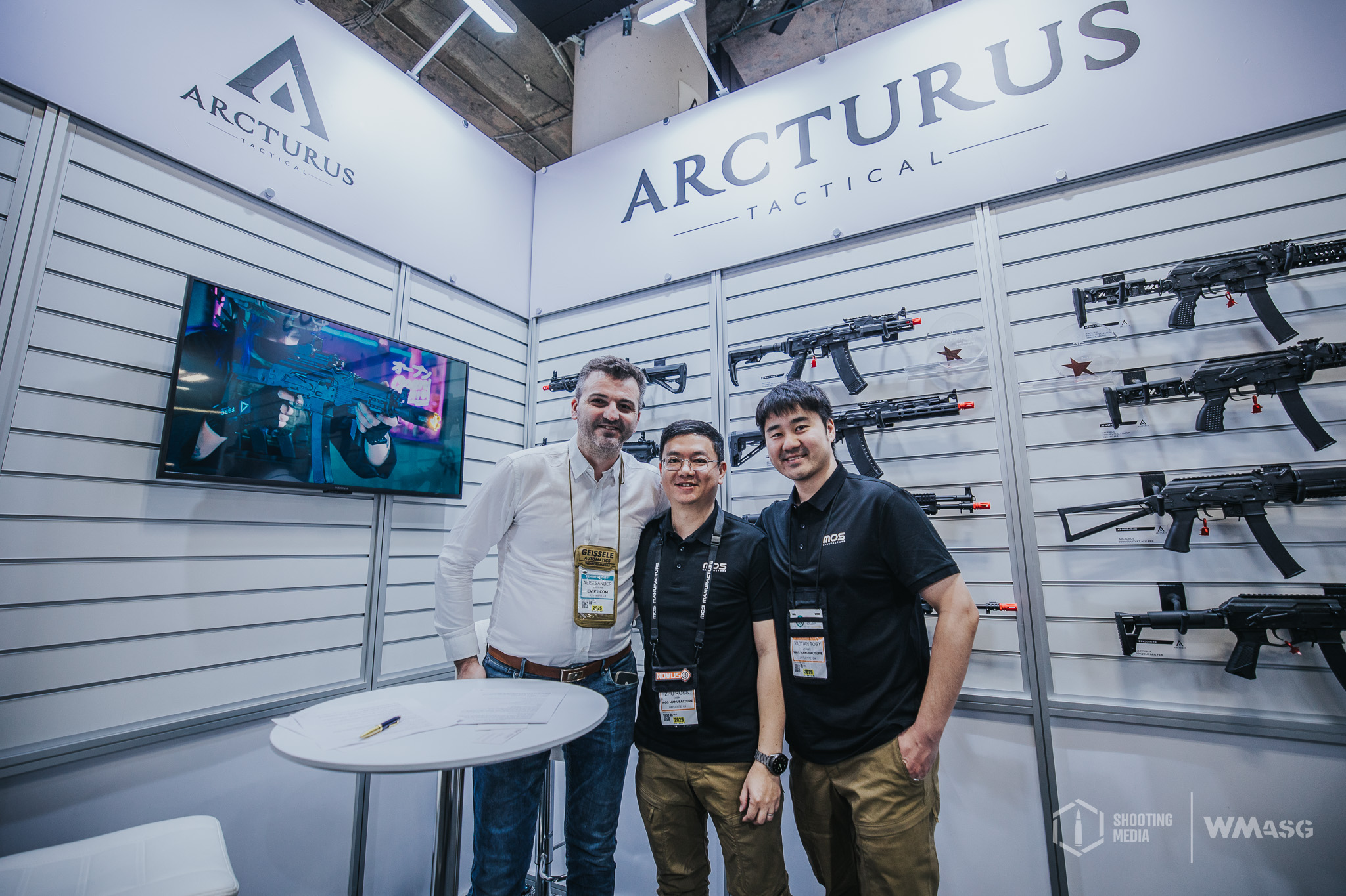 MOS Manufacture z nowymi replikami i umową- relacja z targów Shot Show 2025