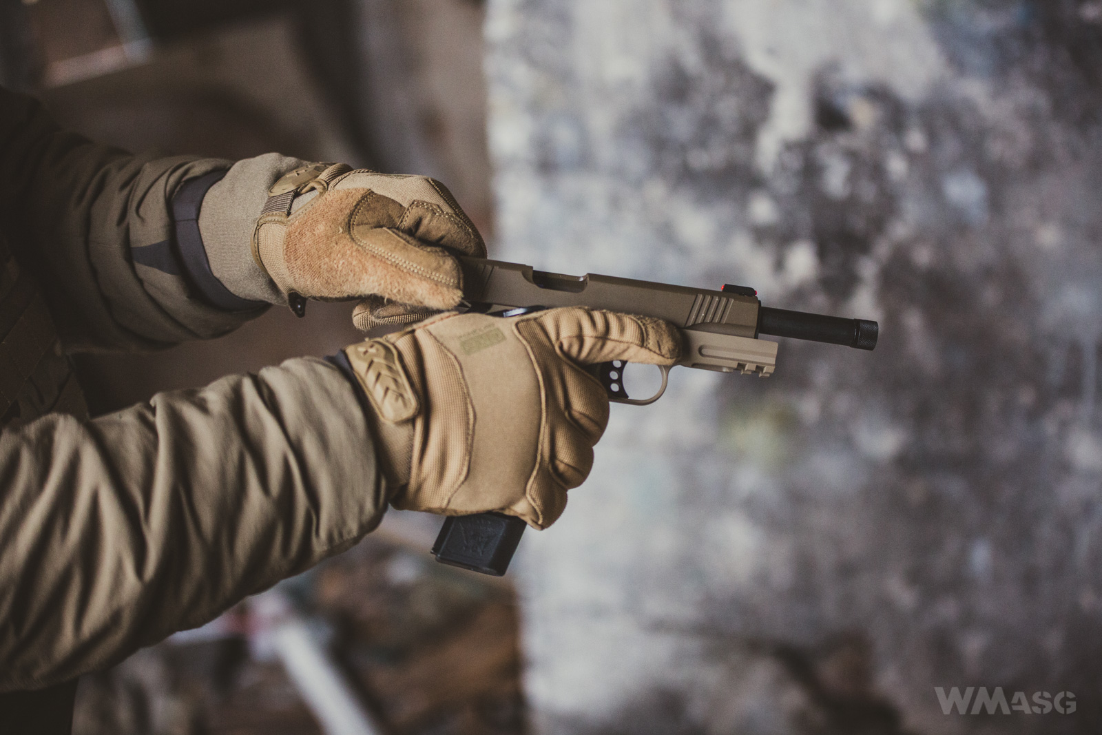 ARMY ARMAMENT R32 SANDSTORM VOL. 3