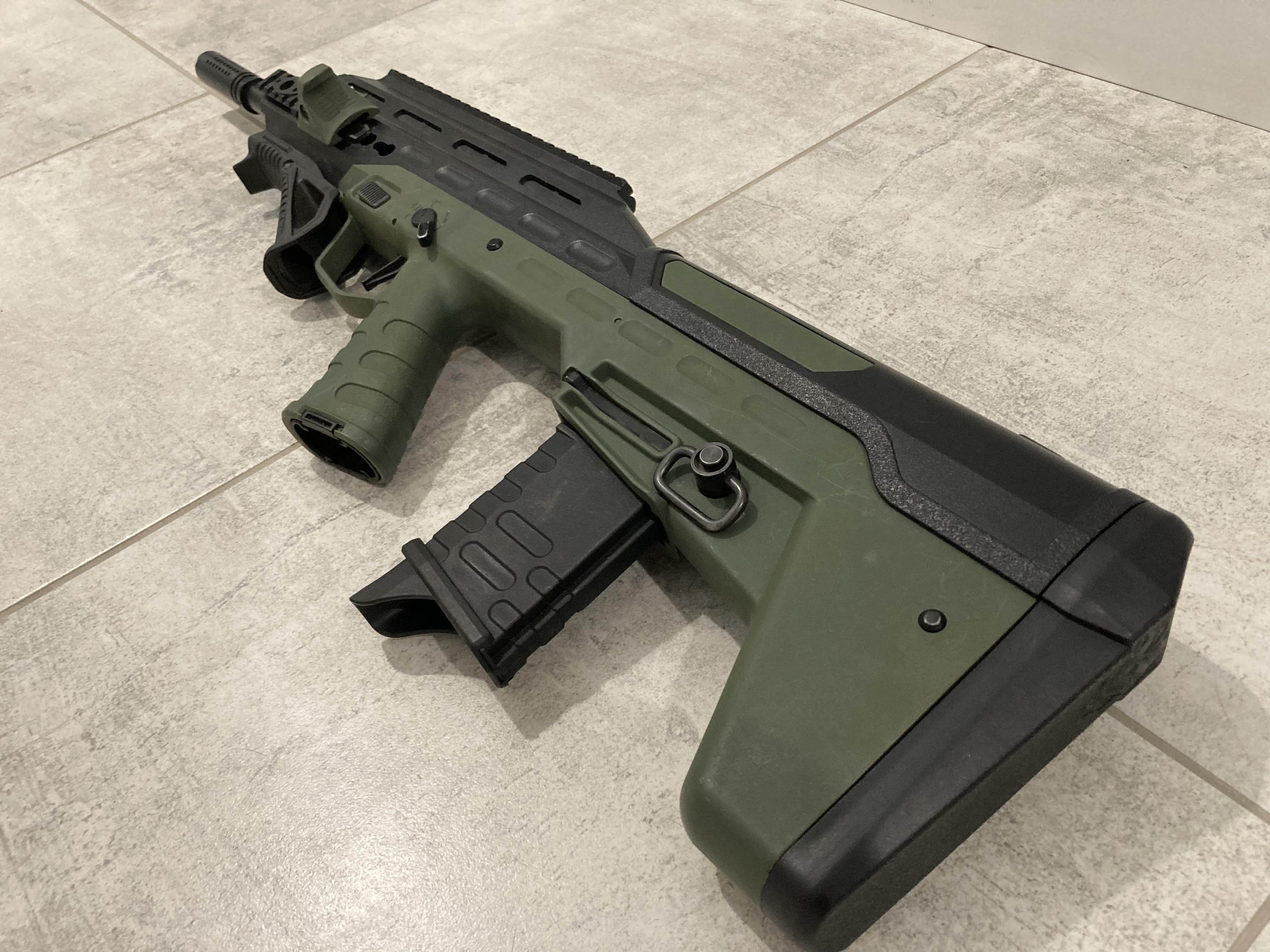 UAR APS, AEG (mocny tuning ~2,3 J)