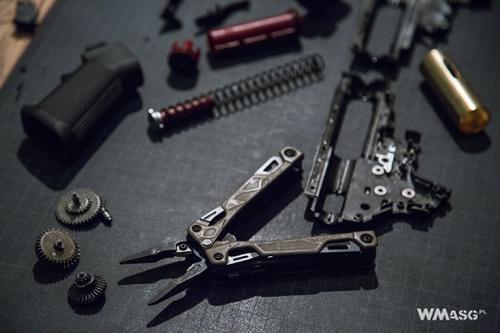 Nuprol Freedom Fighter Disassembly by Leatherman